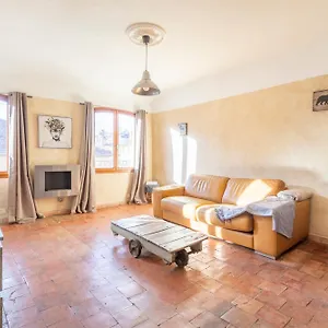 https://authentique-appartement-aixois.fr-provencehotel.com
